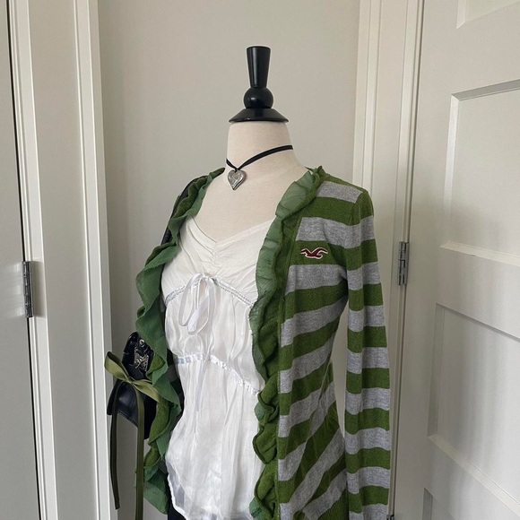 ☆ Y2K Hollister Sweater ☆ - Picture 6 of 8